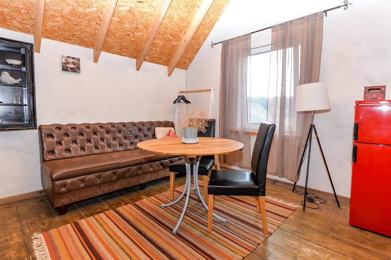 Appartement Jurgi à Pape Extérieur photo